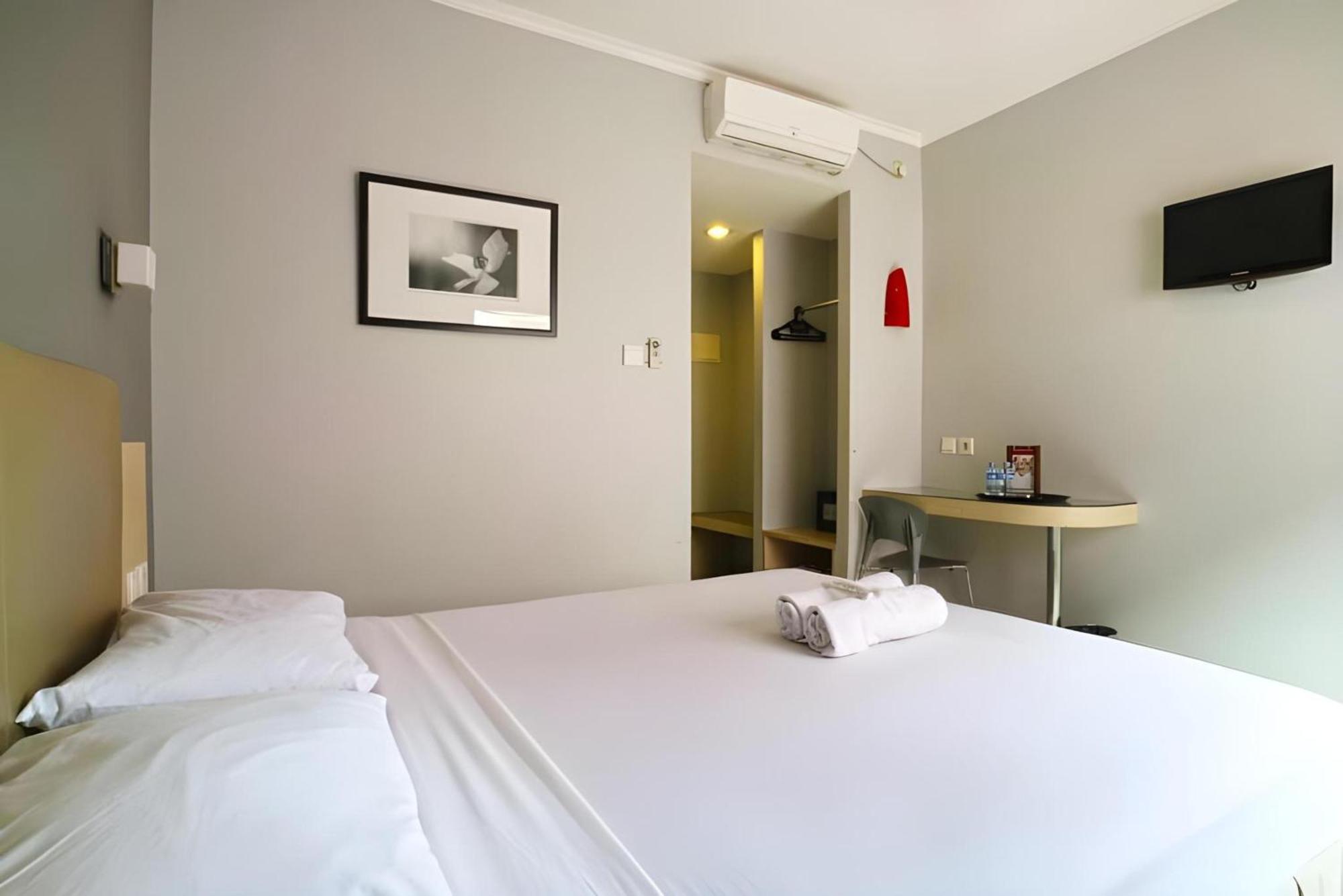 Collection O Hotel Antara Giacarta Esterno foto